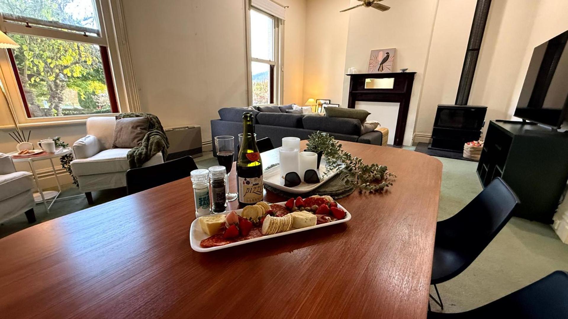 Colonial Bank Motel Omeo Экстерьер фото